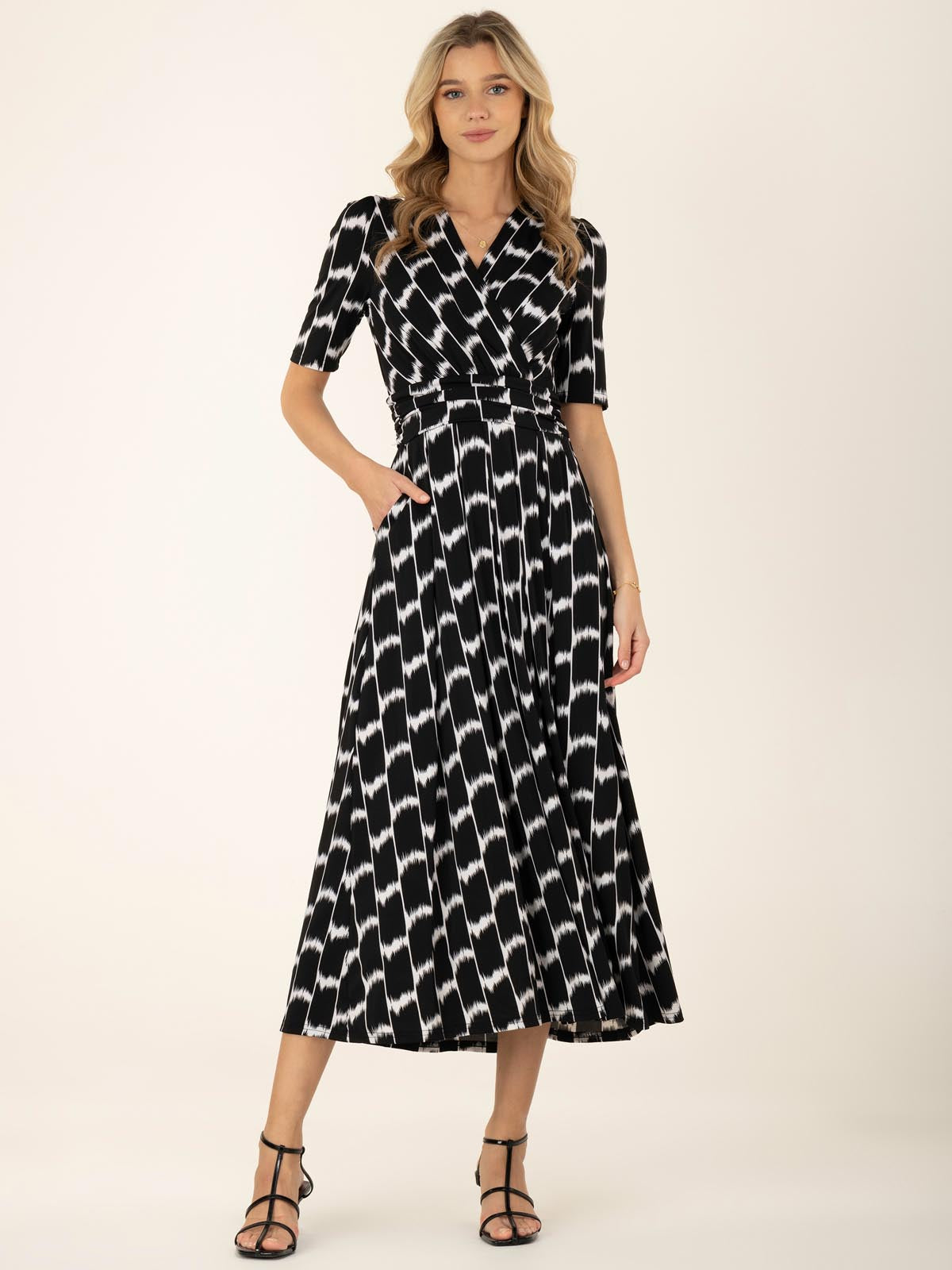 Akayla Printed Jersey Maxi Dress, Black Geo