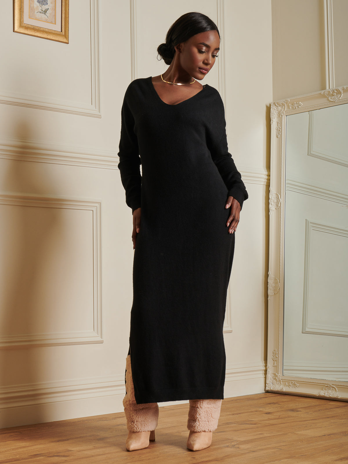 Made In Italy V-Neck Knitted Longline Dress, Black