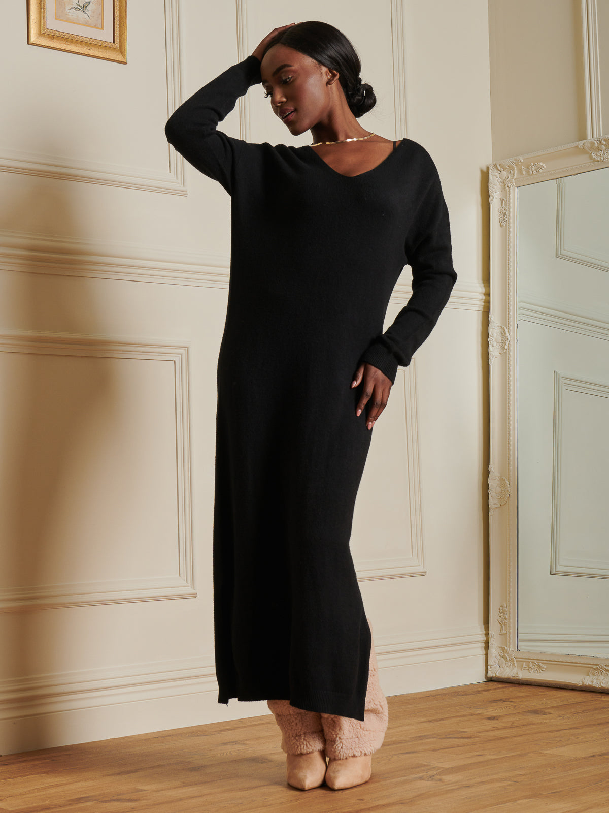 Made In Italy V-Neck Knitted Longline Dress, Black