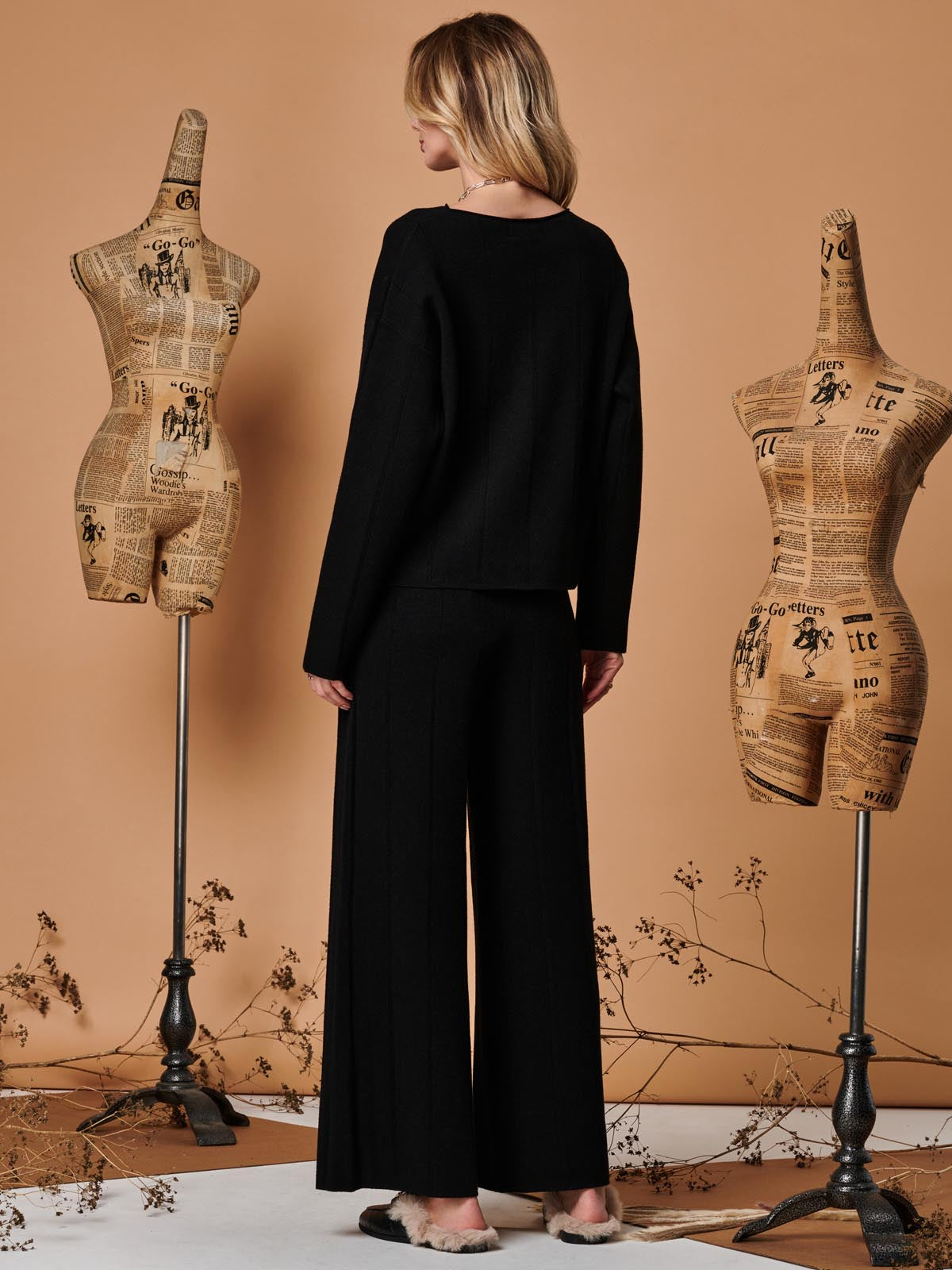 Round Neck Vertical Line Knit Top, Black