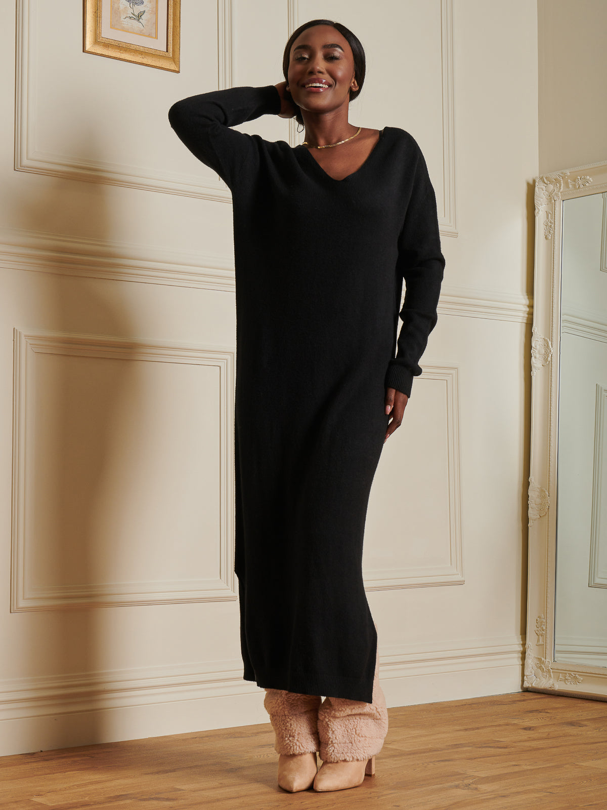 Made In Italy V-Neck Knitted Longline Dress, Black